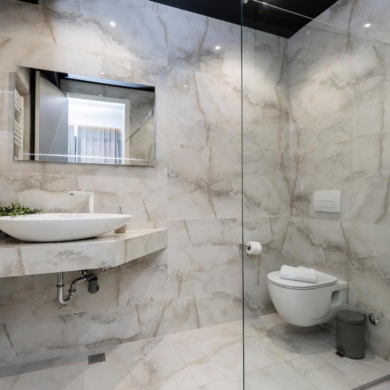 Apartments AMALFI Old Town FREE Parking - Deluxe Double Room - 7