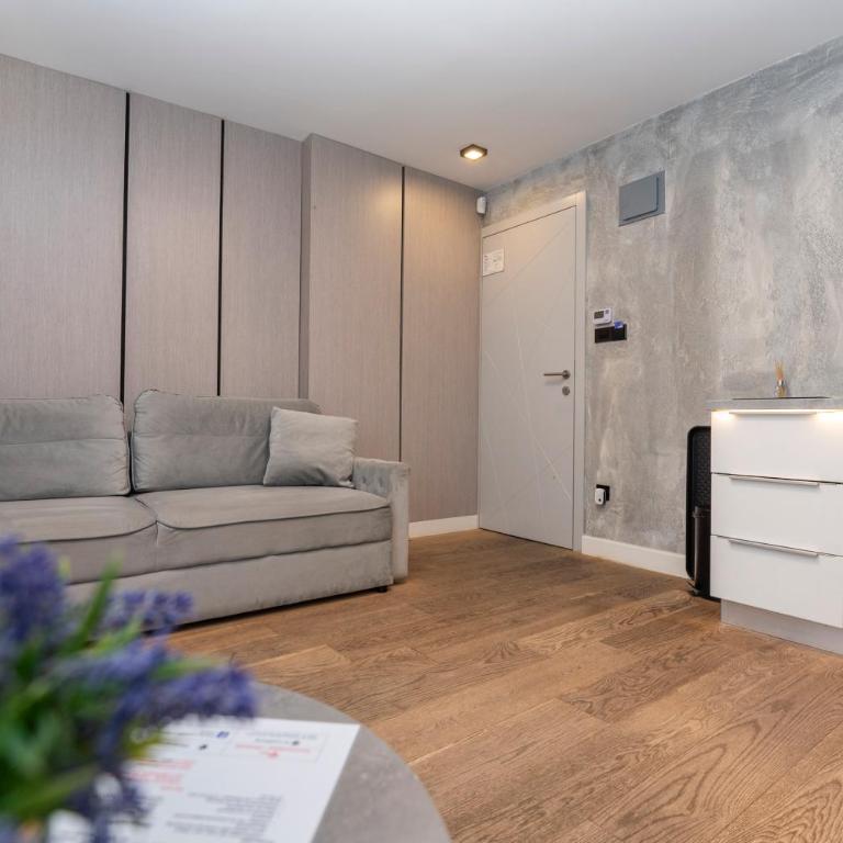 Apartments AMALFI Old Town FREE Parking - Deluxe One-Bedroom Apartment with Garden View - 7
