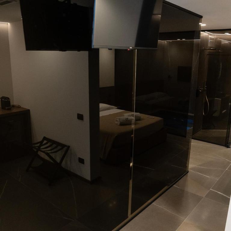VS LUXURY SUITE with SPA - One-Bedroom House - 25