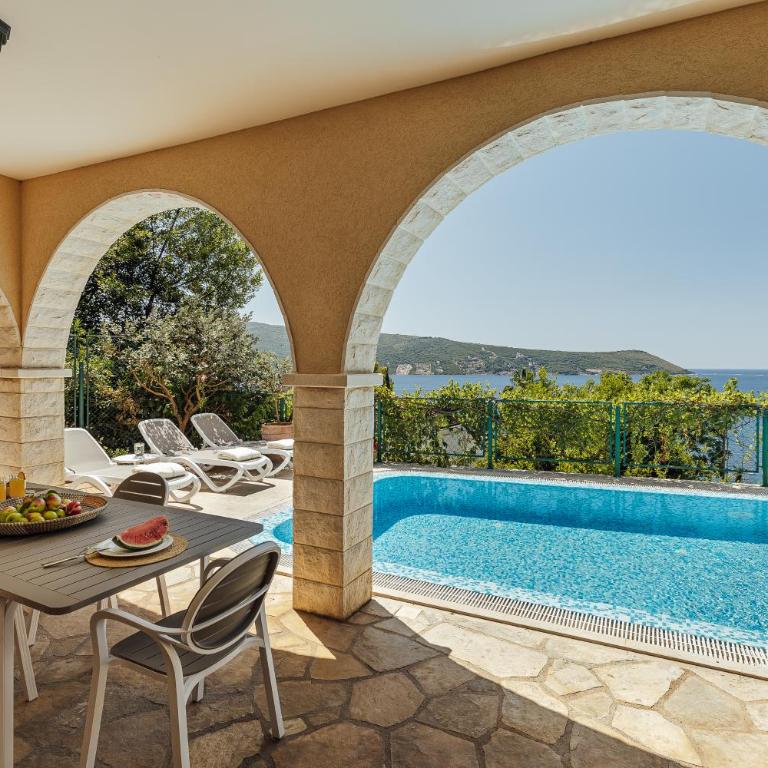Boka Apartment 3 - Apartment with Sea View - 1