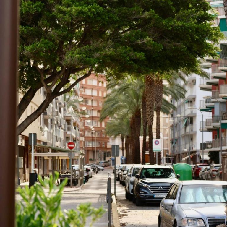 Cozy Seaside Apartment in Cullera - Two-Bedroom Apartment with Balcony - 6