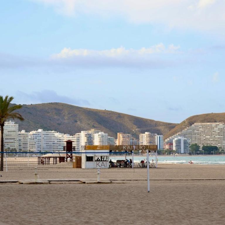 Cozy Seaside Apartment in Cullera - Two-Bedroom Apartment with Balcony - 10
