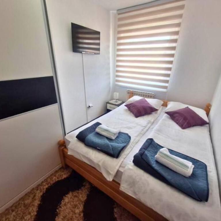 Apartment Sun Sarajevo - FREE garage, air conditioner in all rooms, garden - One-Bedroom Apartment - 24