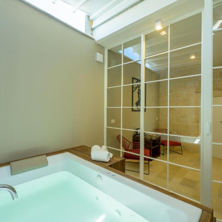 Lafornara Suite - King Room with Spa Bath - 14