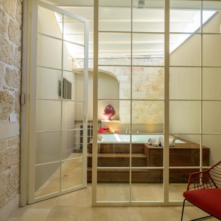 Lafornara Suite - King Room with Spa Bath - 21