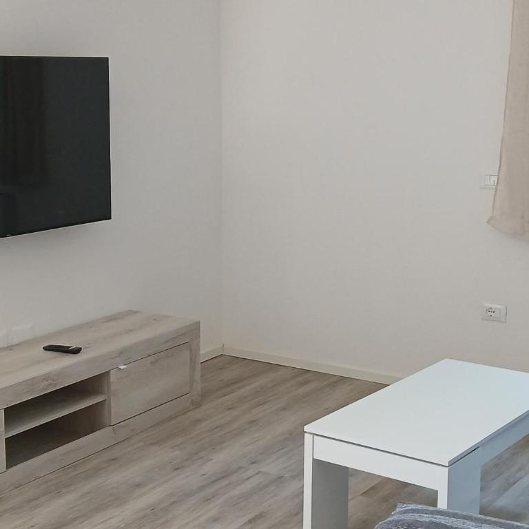 Casa ai due Ulivi - Two-Bedroom Apartment - 12