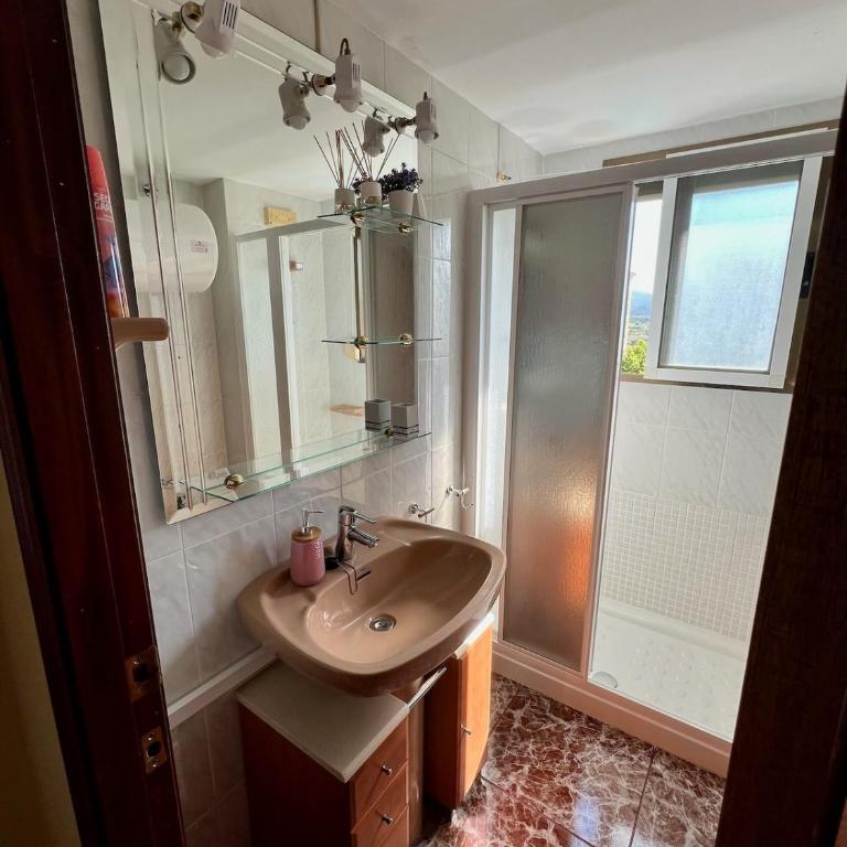 Apartment on Paseo Rosa dels Vents with AC - Apartamento de 2 dormitorios - 11
