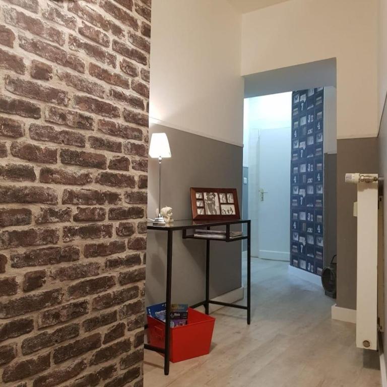 Vaste studio quartier historique - One-Bedroom Apartment - 6