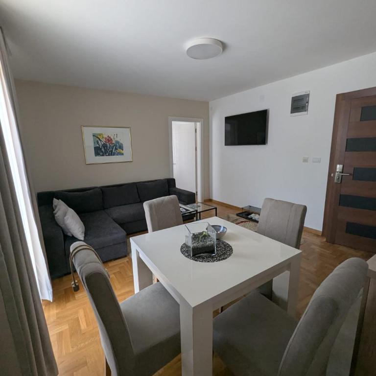 Vila Simfonija with Free parking - Apartman sa Pogledom na Vrt - 2