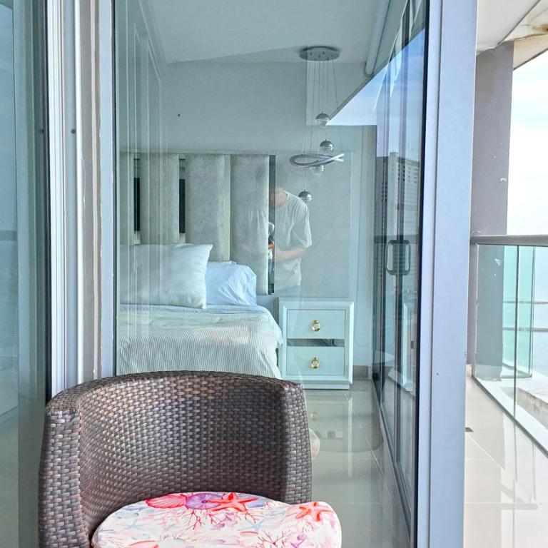 Sunsets and views of the Walled City, 33th floor - Apartamento de 1 dormitorio con balcón y vistas al mar - 5