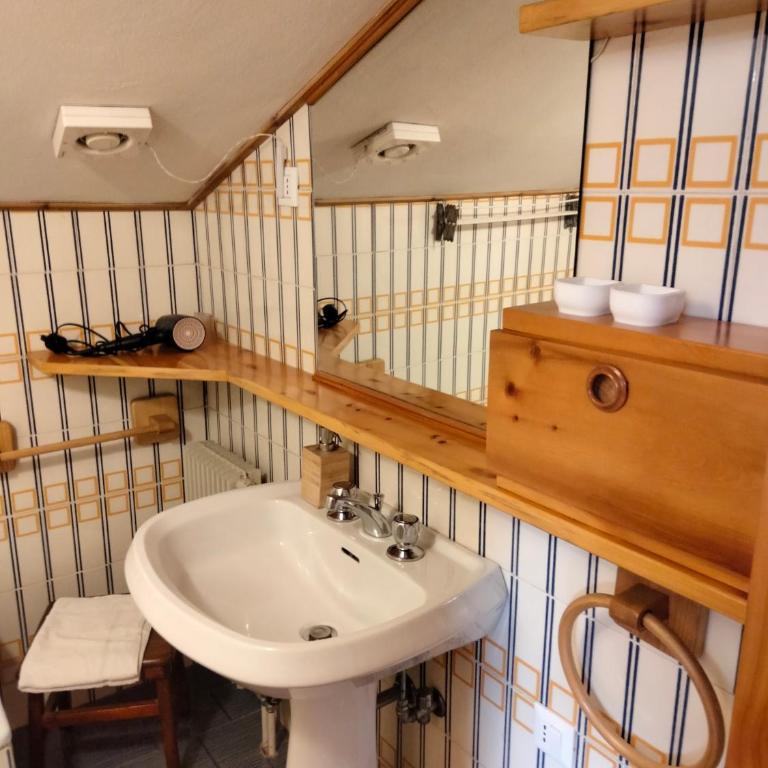 VAL DI FASSA CENTRAL HOUSE - Rooms with free parking - Appartamento con 2 Camere da Letto - 4