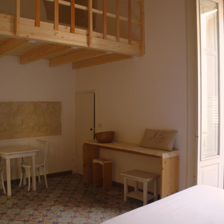 Antica Dimora dei Nonni - Quadruple Room with Balcony - 23