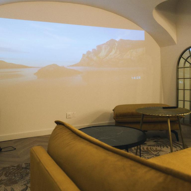 Elégante maison amiénoise - proche gare, home-cinéma, 3 chambres doubles, 1 chambre familiale avec jacuzzi privatif - La Maison Des Petits Sablon - Maison 4 Chambres - 11