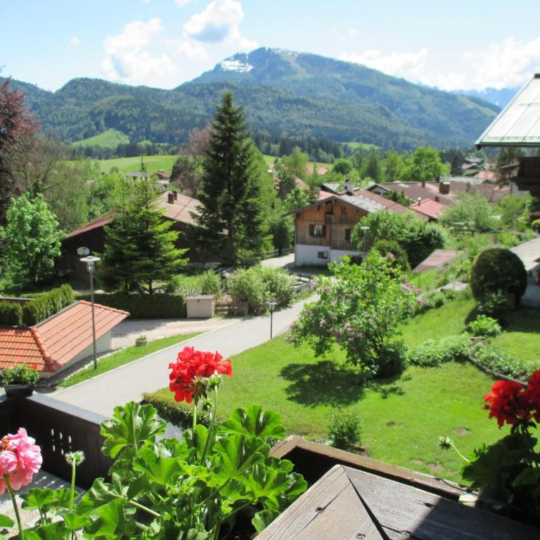 Gästehaus Klara - Apartment mit Blick auf die Berge - 3