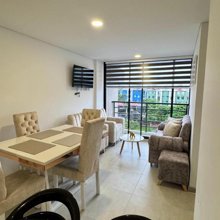 Moderno apartamento ubicado en buen sector - Two-Bedroom Apartment - 1