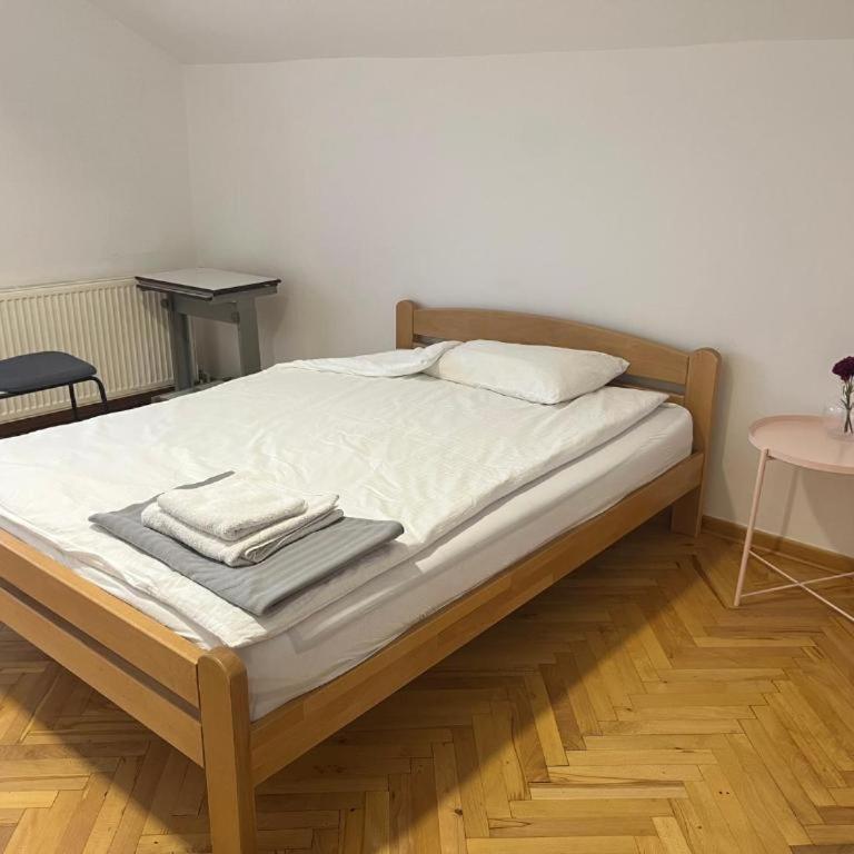 Aliyah Hostel - Triple Room with Terrace - 2
