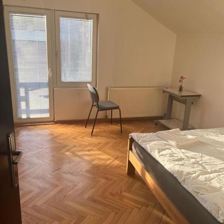 Aliyah Hostel - Triple Room with Terrace - 8