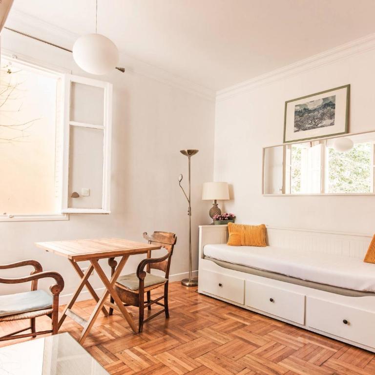 FLEUR- Cosy Studio, 200 Promenade des Anglais et Negresco, wifi, climatisation- calme - Appartement 1 Chambre - 4