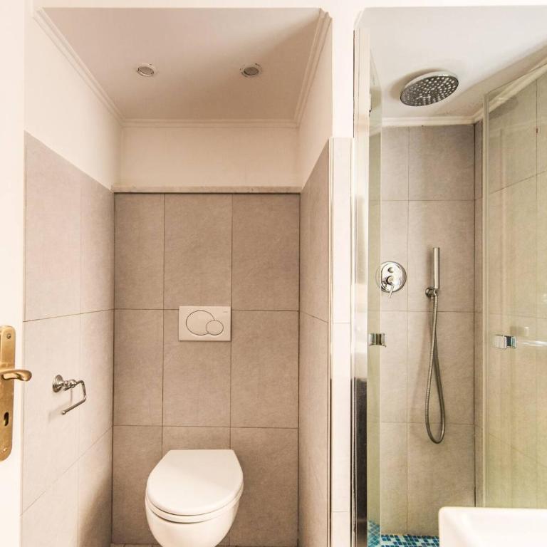 FLEUR- Cosy Studio, 200 Promenade des Anglais et Negresco, wifi, climatisation- calme - Appartement 1 Chambre - 11