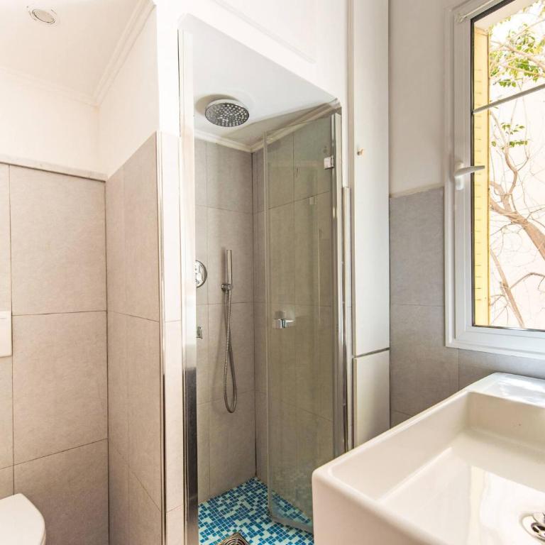 FLEUR- Cosy Studio, 200 Promenade des Anglais et Negresco, wifi, climatisation- calme - Appartement 1 Chambre - 12