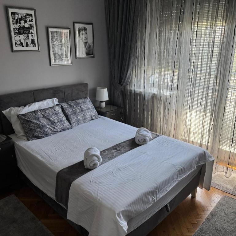 THE FIVE LUX-CENTER Apartments - Two-Bedroom Apartment with Balcony and Terrace - 17
