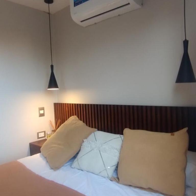 Homestay La Reinamora monoambientes - Estudio con vistas a la piscina - 5