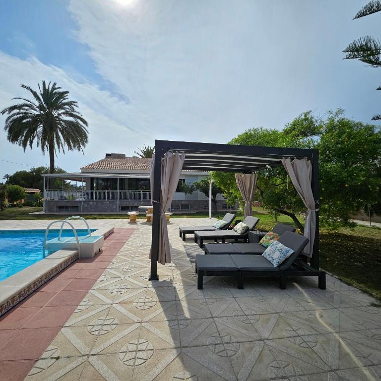 Chalé entero con Piscina, 700 m Playa Muchavista - Playa San Juan - Villa - 5