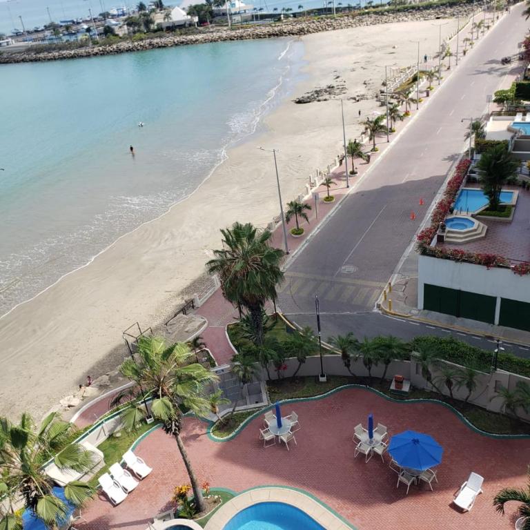 Departamento con piscina 8 - Apartamento con 3 dormitorios - Frente al océano - 33