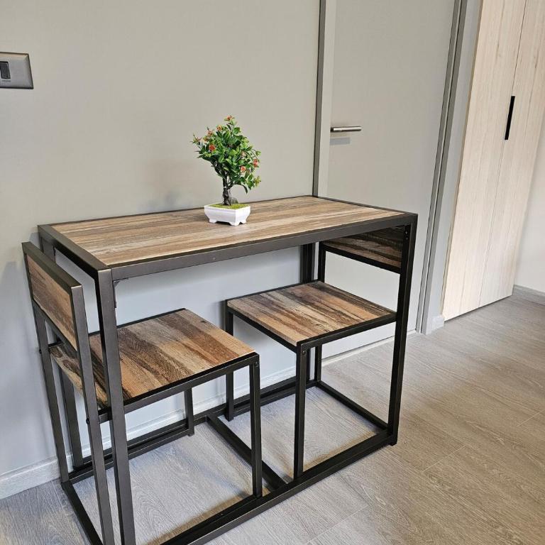Alojamiento a pasos de Movistar Arenas, Parque O Higgins, Universidad de Chile y Ministerio de Justicia - One-Bedroom Apartment - 2