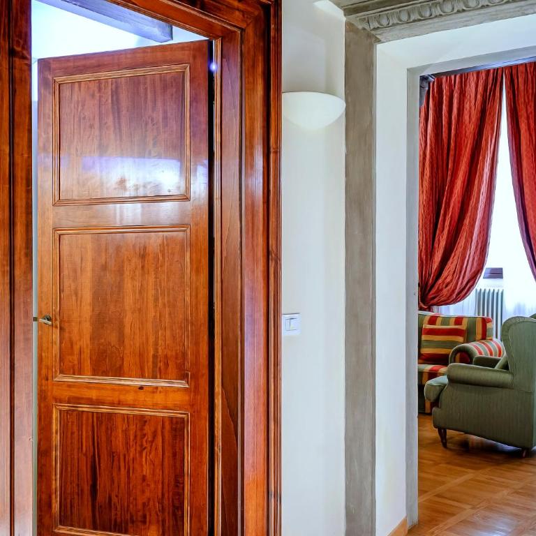 Corno Florentine Apartment - Two-Bedroom Apartment - 33