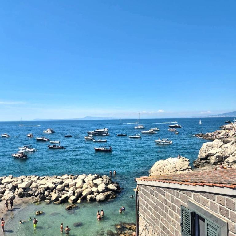 Petite Sorrento - Appartamento con 2 Camere da Letto e Vista Mare - 3