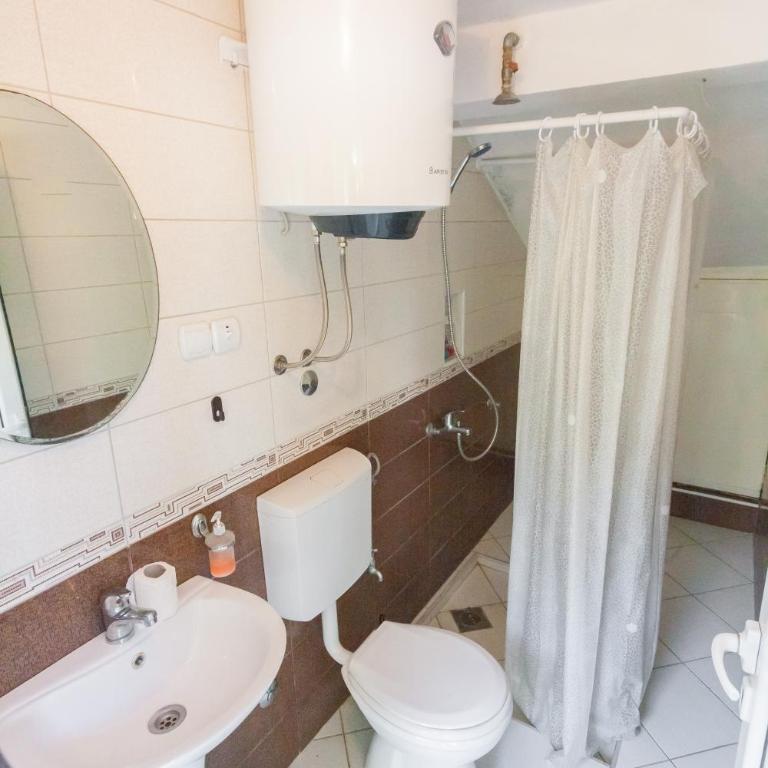 Rooms Molabeciri - Dvokrevetna Soba sa Zasebnim Krevetima i Zajedničkim Kupatilom - 6