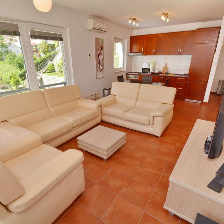 Apartments Vista Muo 2026 NEWLY RENOVATED - Two-Bedroom Apartment with Private Pool - 15