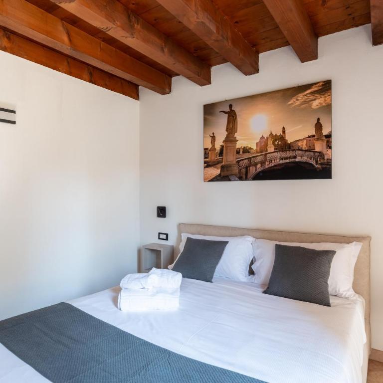 GuestHost - Santo 86 Luxury Rooms - Camera Matrimoniale Deluxe con Balcone - 6
