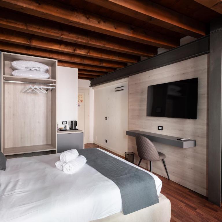 GuestHost - Santo 86 Luxury Rooms - Camera Matrimoniale - 1