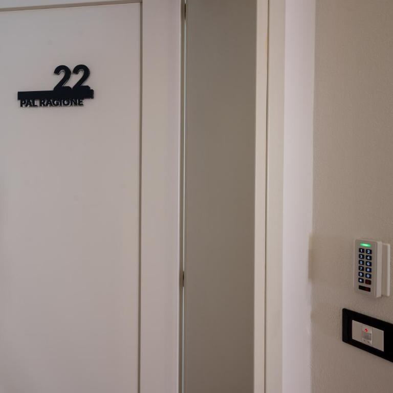 GuestHost - Santo 86 Luxury Rooms - Camera Matrimoniale con Balcone - 8