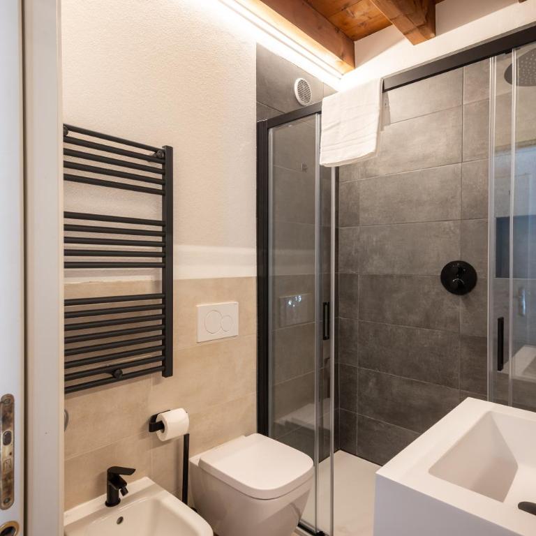 GuestHost - Santo 86 Luxury Rooms - Camera Matrimoniale con Balcone - 4