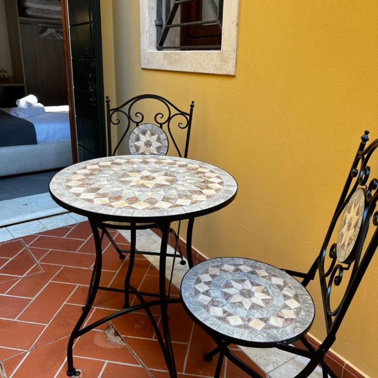 GuestHost - Santo 86 Luxury Rooms - Camera Matrimoniale con Patio - 6