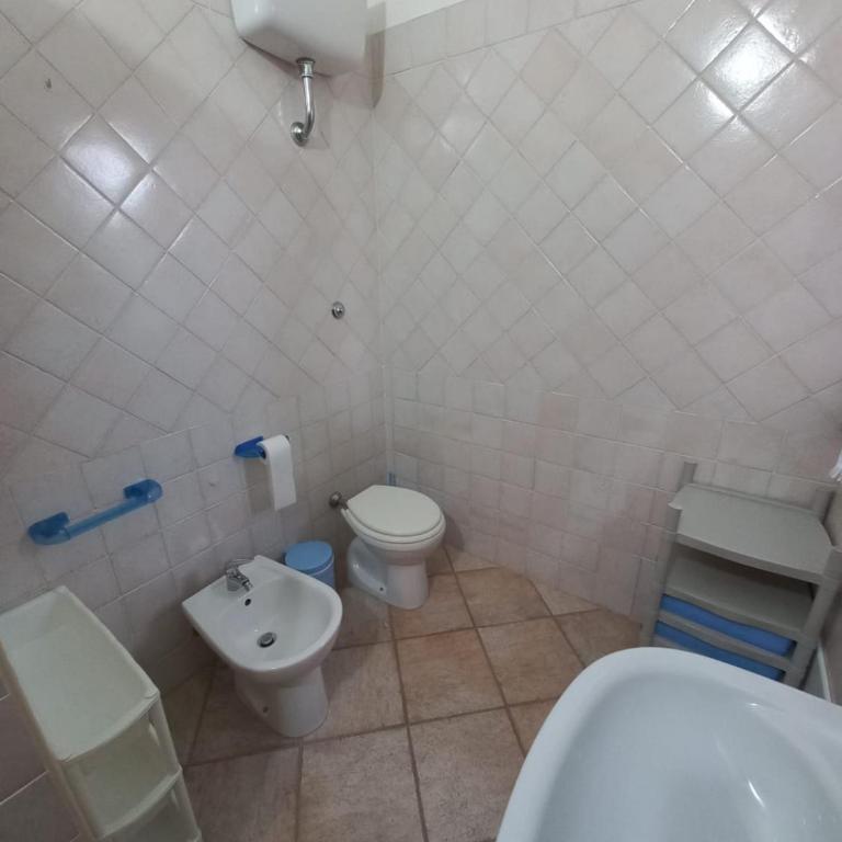 Casa Pepe, Confortevole villetta con giardino a 2 min dal mare - Casa Vacanze - 11