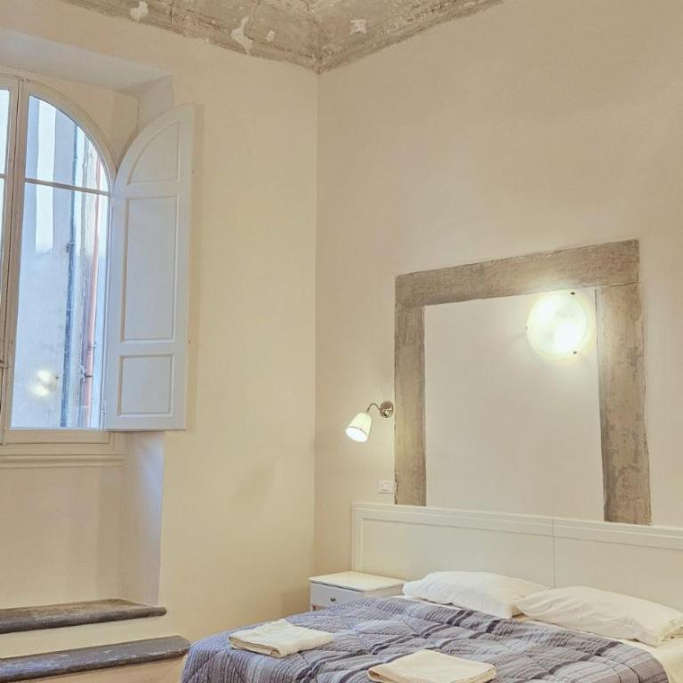 Eleganza e convivialità in centro, vista Duomo per gruppi e famiglie - Three-Bedroom Apartment - 26