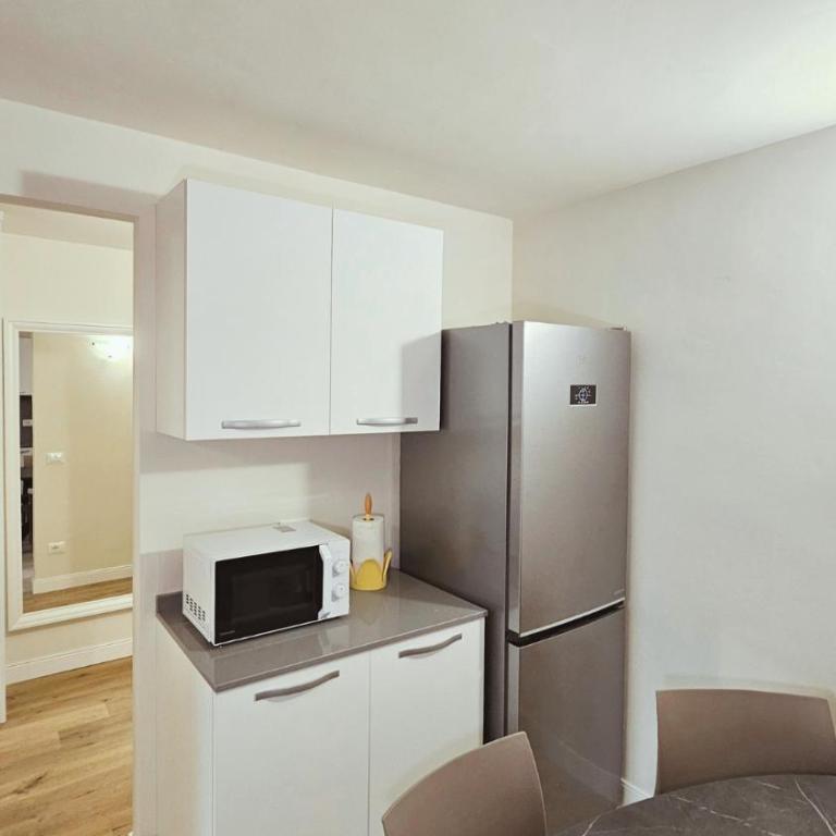 Eleganza e convivialità in centro, vista Duomo per gruppi e famiglie - Three-Bedroom Apartment - 34