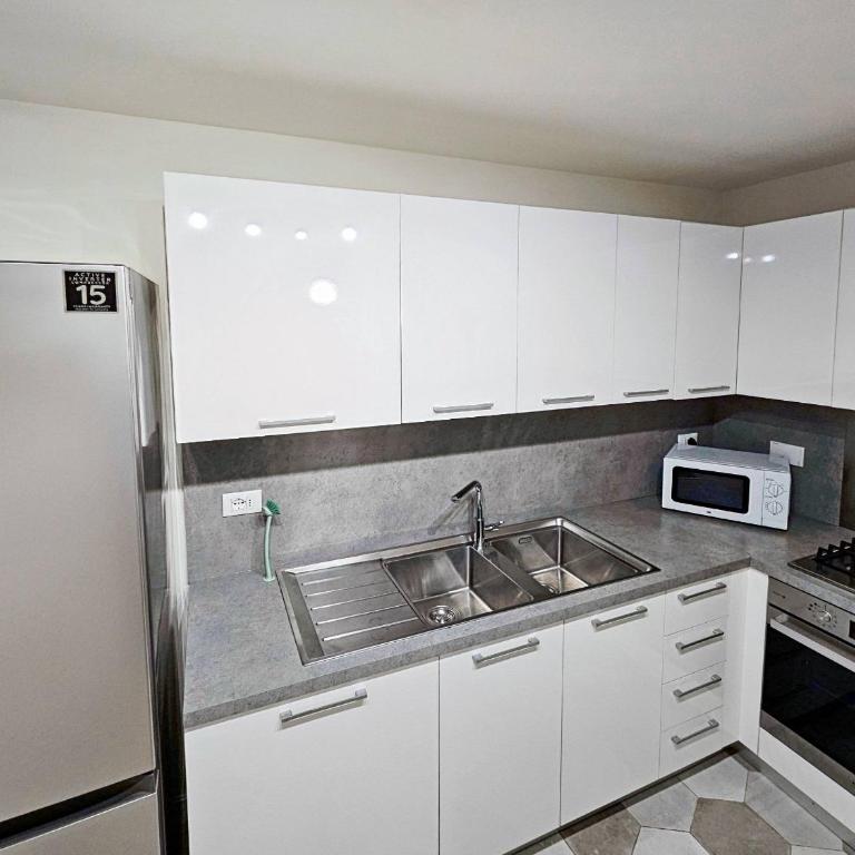 Eleganza e convivialità in centro, vista Duomo per gruppi e famiglie - Three-Bedroom Apartment - 46