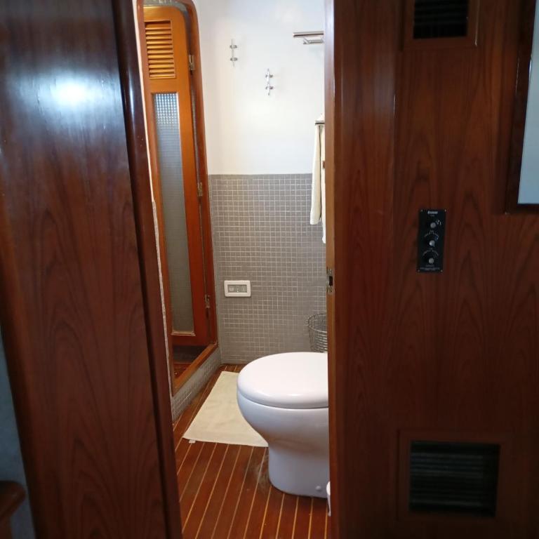 The boathouse - Deluxe Queen Room - 3