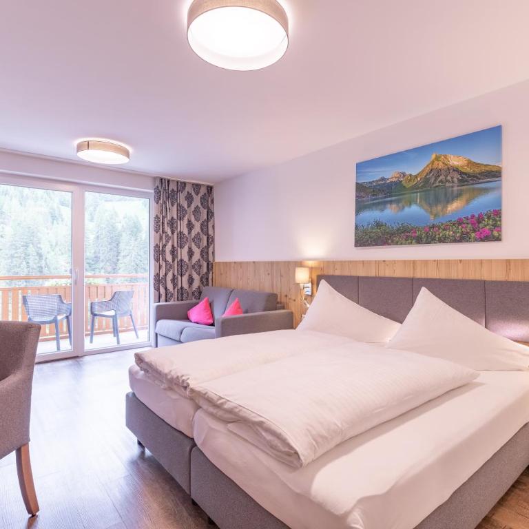 Haus Sattelblick - Familienzimmer mit Balkon - 1