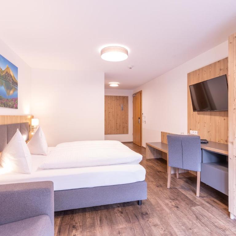 Haus Sattelblick - Familienzimmer mit Balkon - 2