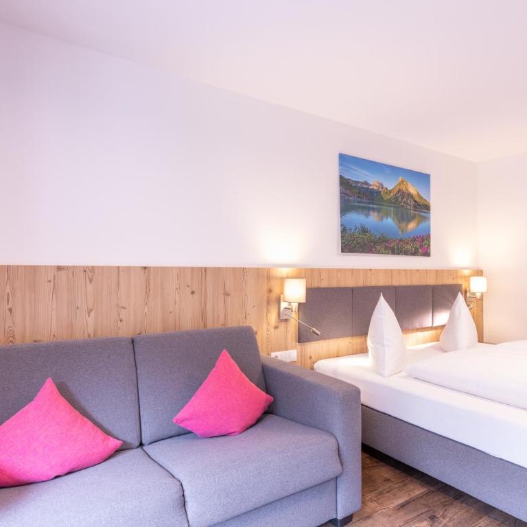 Haus Sattelblick - Familienzimmer mit Balkon - 8