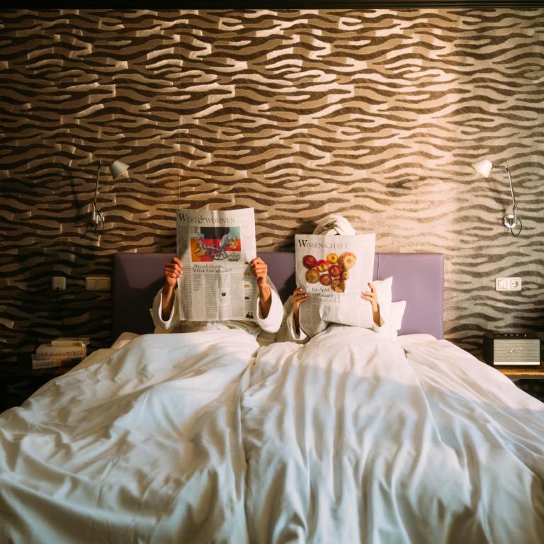 Cortisen am See - Adults only - Deluxe Doppelzimmer mit Seeblick und Balkon - 1