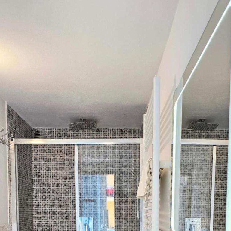 5 mins from Beach and 1 min from center One - Appartamento con 1 Camera da Letto - 2