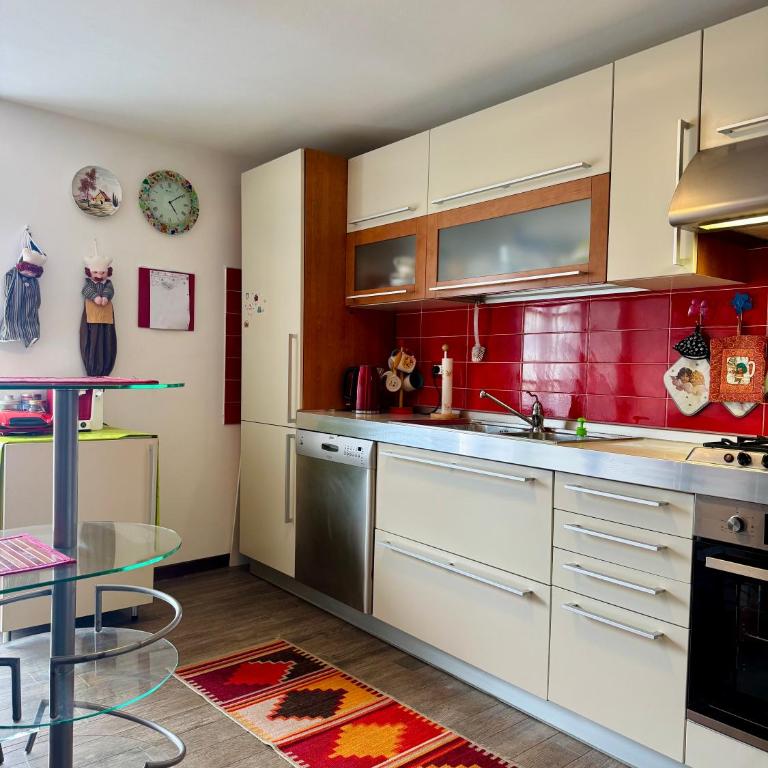 Folghouse - Appartement 3 Chambres Premium avec Balcon - 10