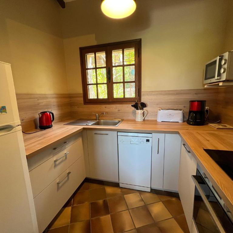 Petite maison provençale pour 4 personnes - Maison 2 Chambres - 3